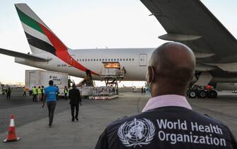Spedizione di vaccini in aereo