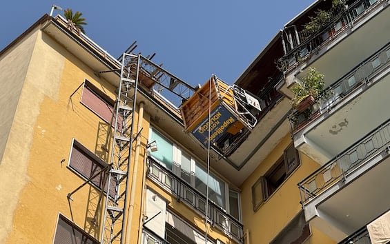 napoli cadono dal montacarichi in un cantiere al vomero morti tre operai