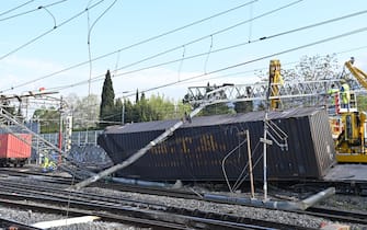 La circolazione ferroviaria e ‘ interrotta oggi tra Firenze e Bologna a causa del deragliamento di alcuni carri  di un treno merci nella Stazione di Firenze Castello   Firenze  20 Aprile  2023  ANSA/CLAUDIO GIOVANNINI