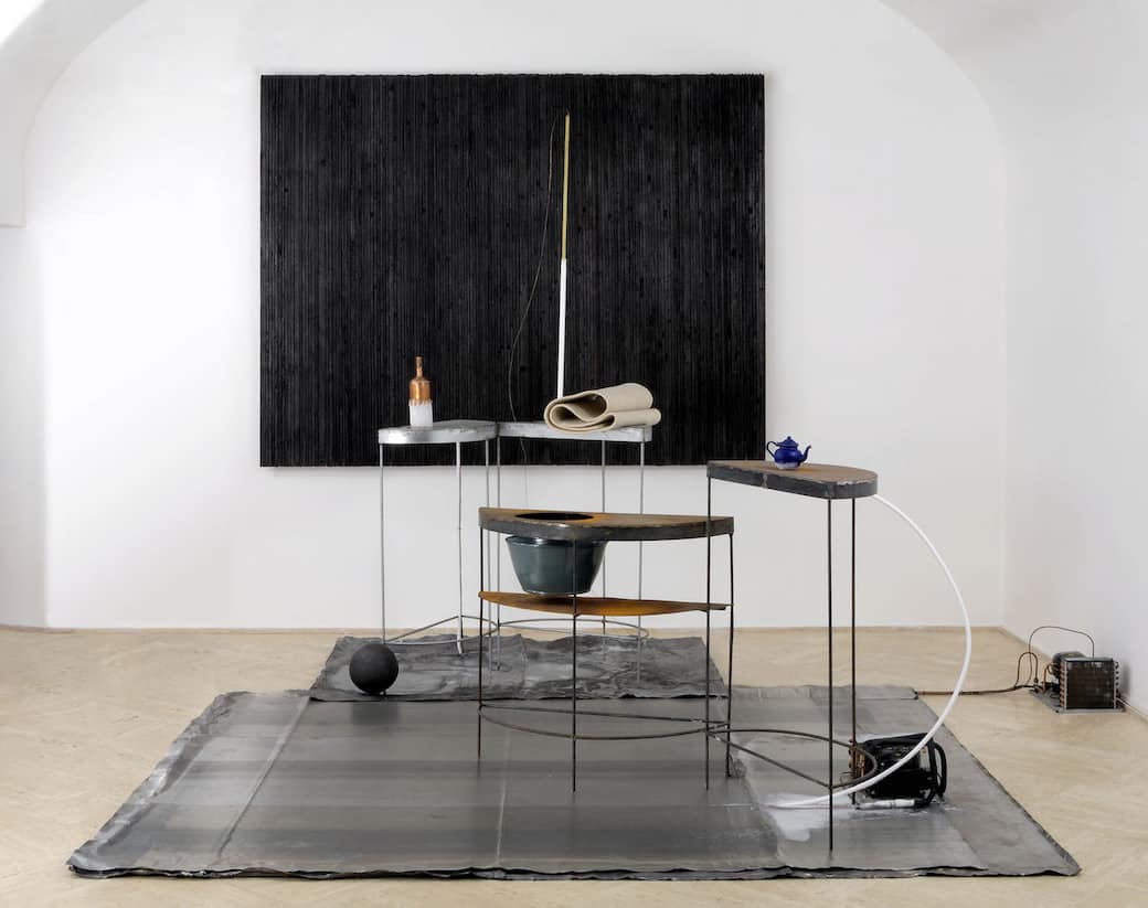 Pierpaolo Calzolari, Pioggia installazione, 2005-2006. Studio Calzolari di Lisbona