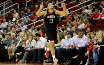 HOUSTON, TX - MARCH 27:  Houston Rockets forward Ryan Anderson #33 celebrates after a three point shot against the Chicago Bulls in the first half at Toyota Center on March 27, 2018 in Houston, Texas.  NOTE TO USER: User expressly acknowledges and agrees that, by downloading and or using this photograph, User is consenting to the terms and conditions of the Getty Images License Agreement.  (Photo by Tim Warner/Getty Images)