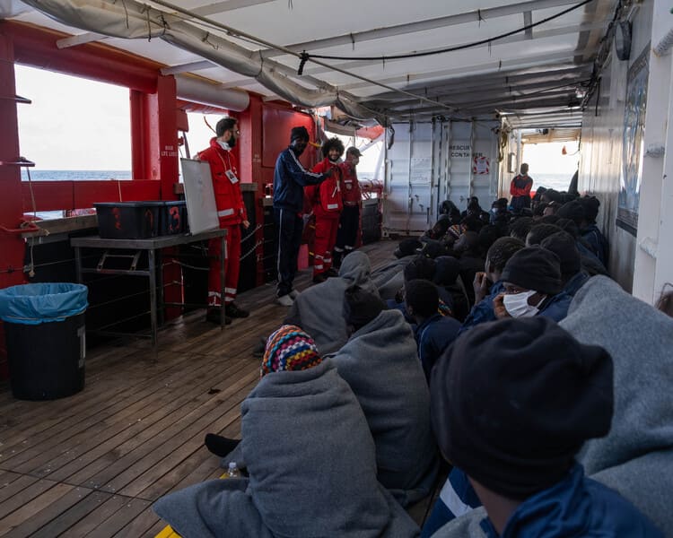 A bordo della nave di Sos Mediterranèee