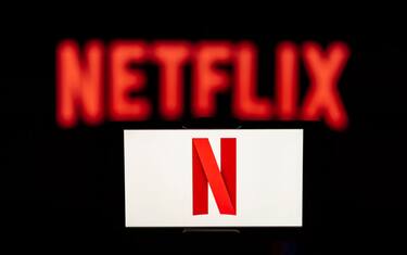 INDIA - 2023/02/02: In this photo illustration, the Netflix logo is seen displayed on a mobile phone screen. (Photo Illustration by Idrees Abbas/SOPA Images/LightRocket via Getty Images)