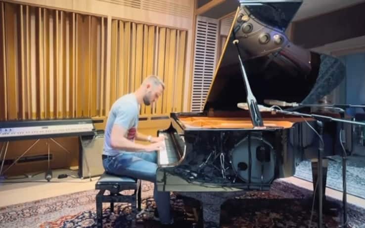 De Vrij suo social mostra una delle sue passioni: il pianoforte De Vrij suo social mostra una delle sue passioni: il pianoforte