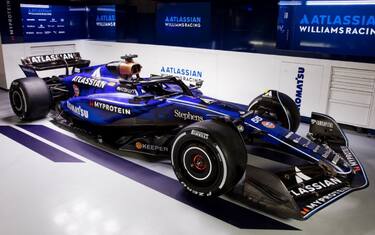 Sospesnsione posteriore diversa rispetto al 2024 e 'cuore' Mercedes