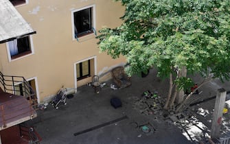 L'ex hotel Astor visto dall'alto da dove il 10 giugno è scomparsa Cataleya, la bambina peruviana di 5 anni,  a Firenze, Italia, 19 Giugno 2023.

The former Astor hotel seen from above from where Cataleya, the 5-year-old Peruvian girl, disappeared on June 10, in Florence, Italy, June 19, 2023.
ANSA/CLAUDIO GIOVANNINI