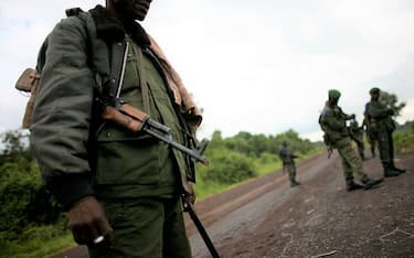 GOMA, DR CONGO - NOVEMBER 12: (ISRAEL OUT) Congolese army soldiers at the frontline, November 12, 2008 in the outskirts of the town of Goma, DR Congo. The head of UN peacekeeping has asked the UN security Council for more than 3000 extra troops to be deployed to the eastern region of the DRC. The request is an attempt to protect civillians from the violence of rebel forces and the Congolese Army (Photo by Uriel Sinai/Getty Images)