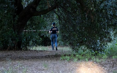 La zona del ritrovamento del corpo del bimbo di circa sei mesi aVilla Pamphili a Roma.  Sul posto la polizia con la scientifica e la squadra mobile. Roma, 7 giugno 2025 ANSA/MASSIMO PERCOSSI