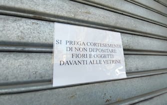 La pizzeria Le vignole di Sant'Angelo Lodigiano di Giovanna Pedretti, trovata morta ieri con cartello che chiede di non mettere fiori.