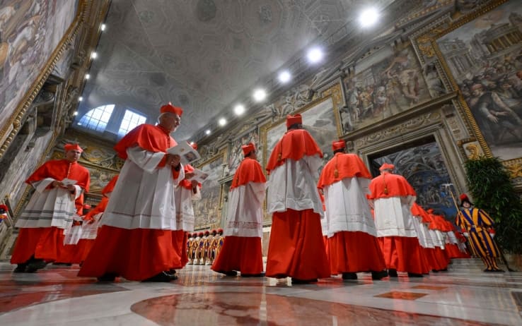 Cardinali nella Sistina