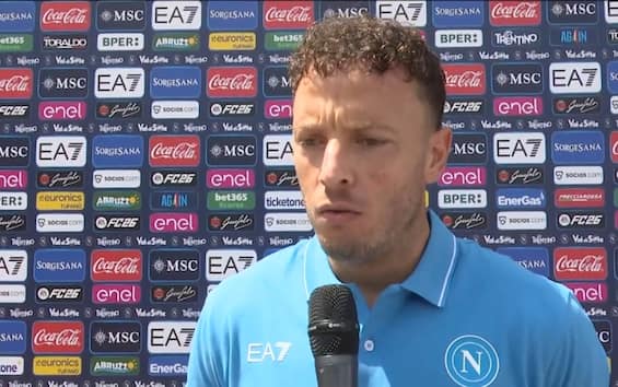 https://static.sky.it/editorialimages/177b6240283ad2e17818412f70eb9c7258a0bb06/skysport/it/calcio/serie-a/video/2025/07/20/napoli-rrahmani-intervista-video/rrahmani_intervista_sky_2.jpg?im=Resize,width=565
