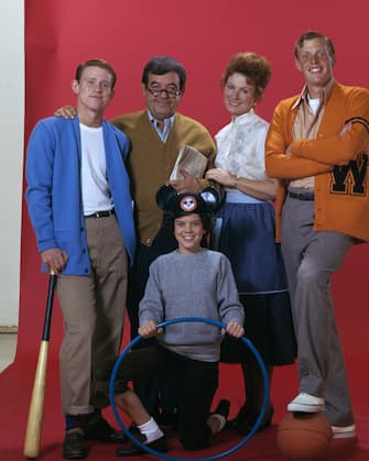 UNITED STATES - JANUARY 07:  HAPPY DAYS - Gallery - Season One - 1/7/74 - Ron Howard, Marion Ross, Tom Bosley, Erin Moran, Gavan O'Herlihy  (Photo by Walt Disney Television via Getty Images Photo Archives/Walt Disney Television via Getty Images)