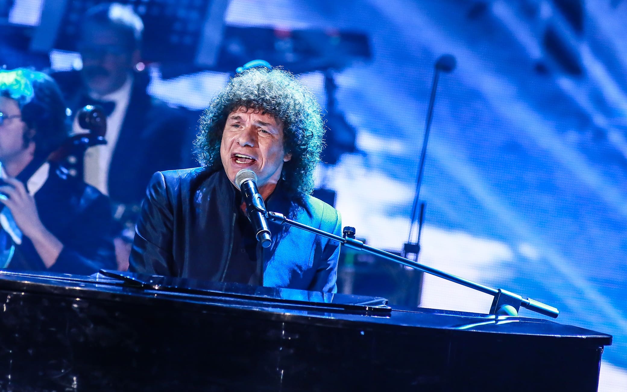 Foto: Stefano Colarieti  /  LaPresse
spettacolo
Roma, 12.12.2015, Auditorium della Conciliazione, Concerto Di Natale per Canale5
nella foto:  Riccardo Cocciante



ph Stefano Colarieti / Lapresse
entertainment
Rome, 12.12.2015  Auditorium Conciliazione, Christmas Concert for Canale5
in the pictures:   Riccardo Cocciante