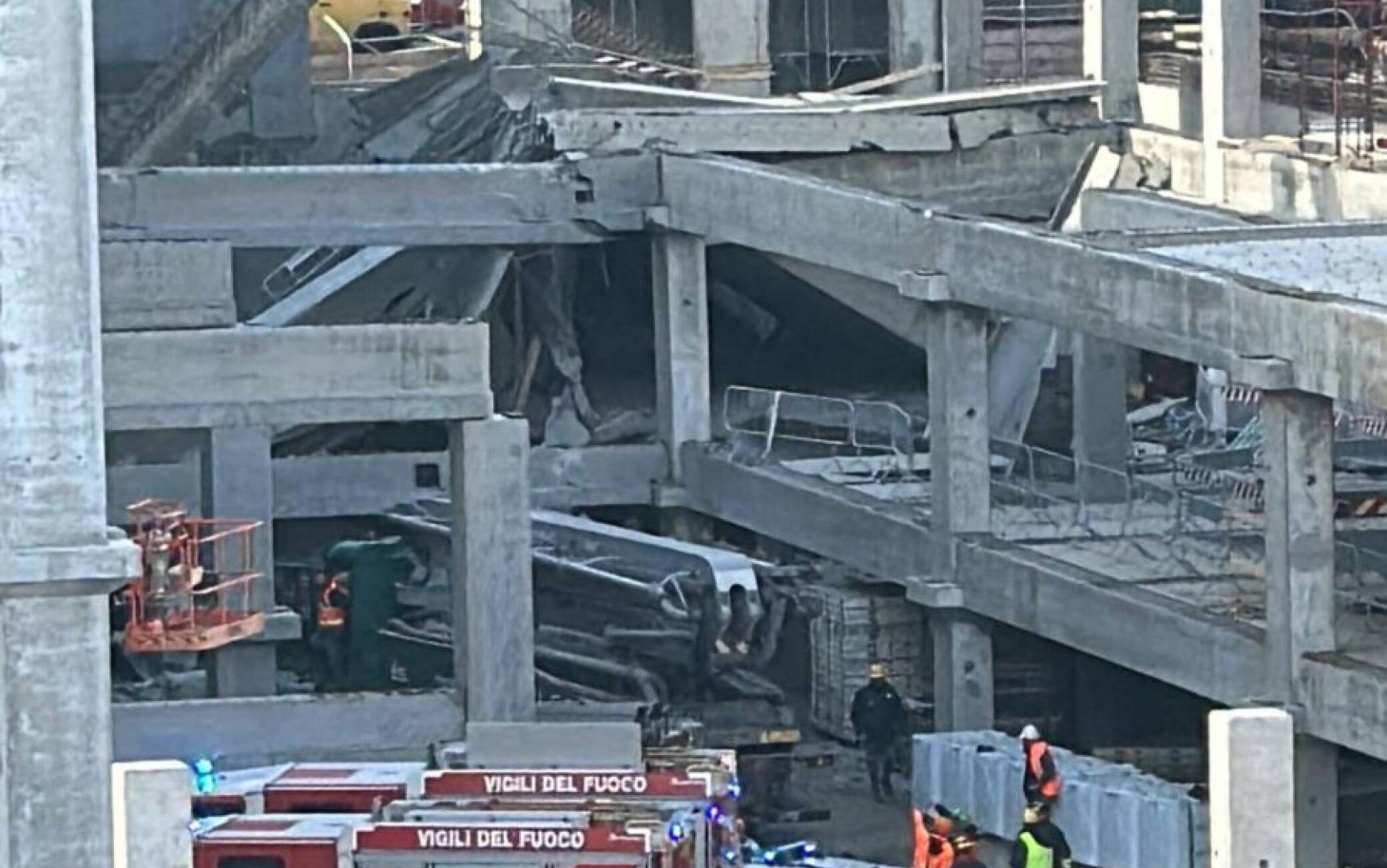 Il crollo nel cantiere a Firenze