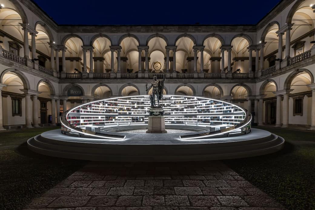 Milano Design Week 2025. Es Devlin, Library of Light. Photo ©Monica Spezia - Salone del Mobile 2025