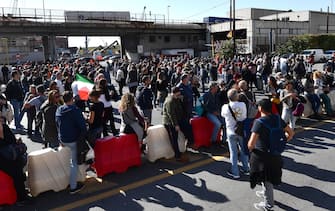 Obbligo green pass al lavoro, le manifestazioni in Italia