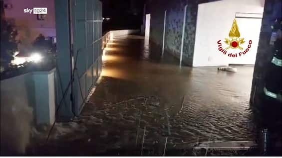 Maltempo, nubifragio e allagamenti a Trieste Maltempo, nubifragio e allagamenti a Trieste
