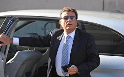 Il comandante Francesco Schettino arriva al Teatro Moderno di Grosseto per partecipare al terzo giorno di udienza per l'incidente probatorio sulla scatola nera della Costa Concordia, 17 ottobre  2012.
ANSA/MAURIZIO DEGL' INNOCENTI