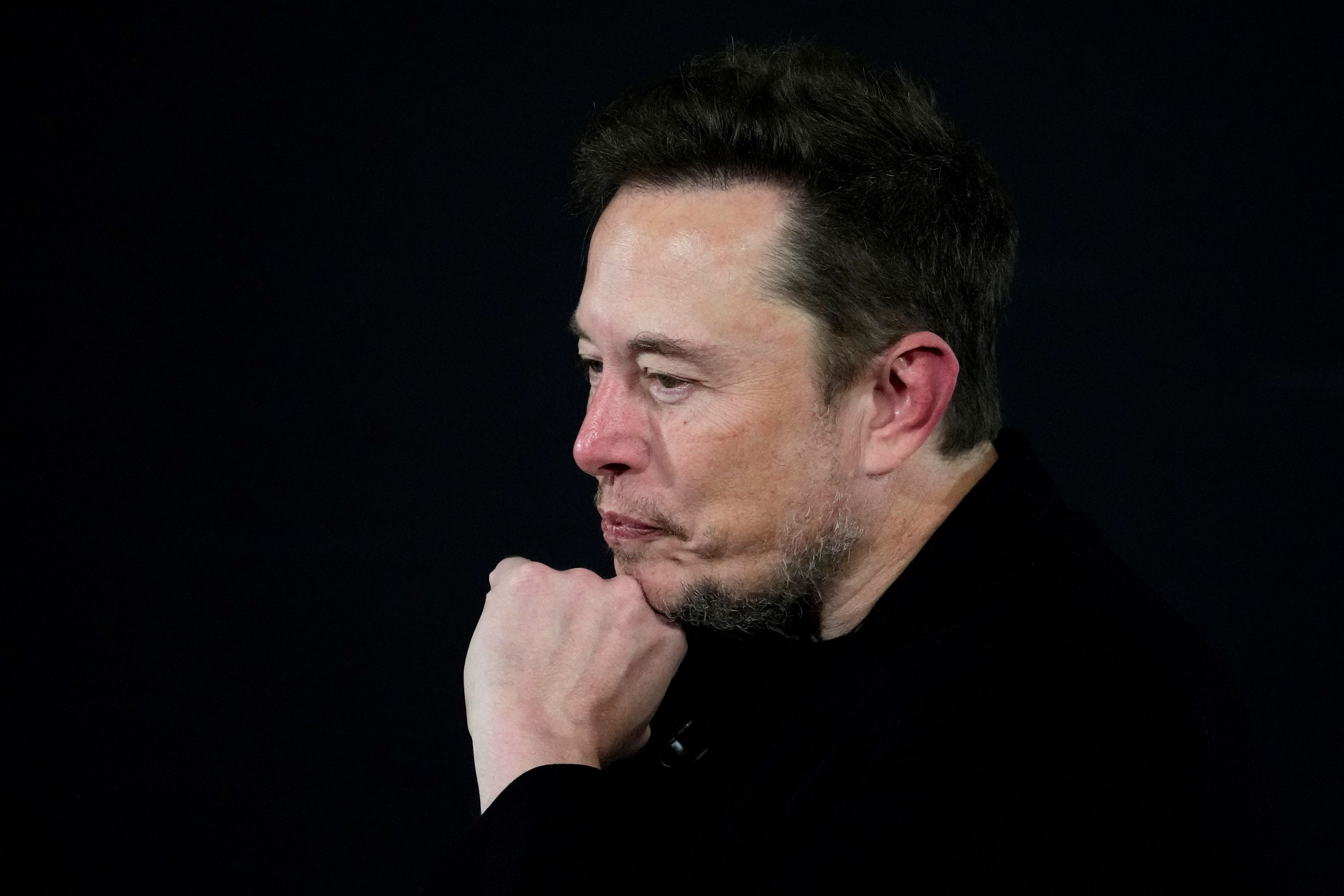 Elon Musk, A24 produrrà un biopic diretto da Darren Aronofsky Sky TG24