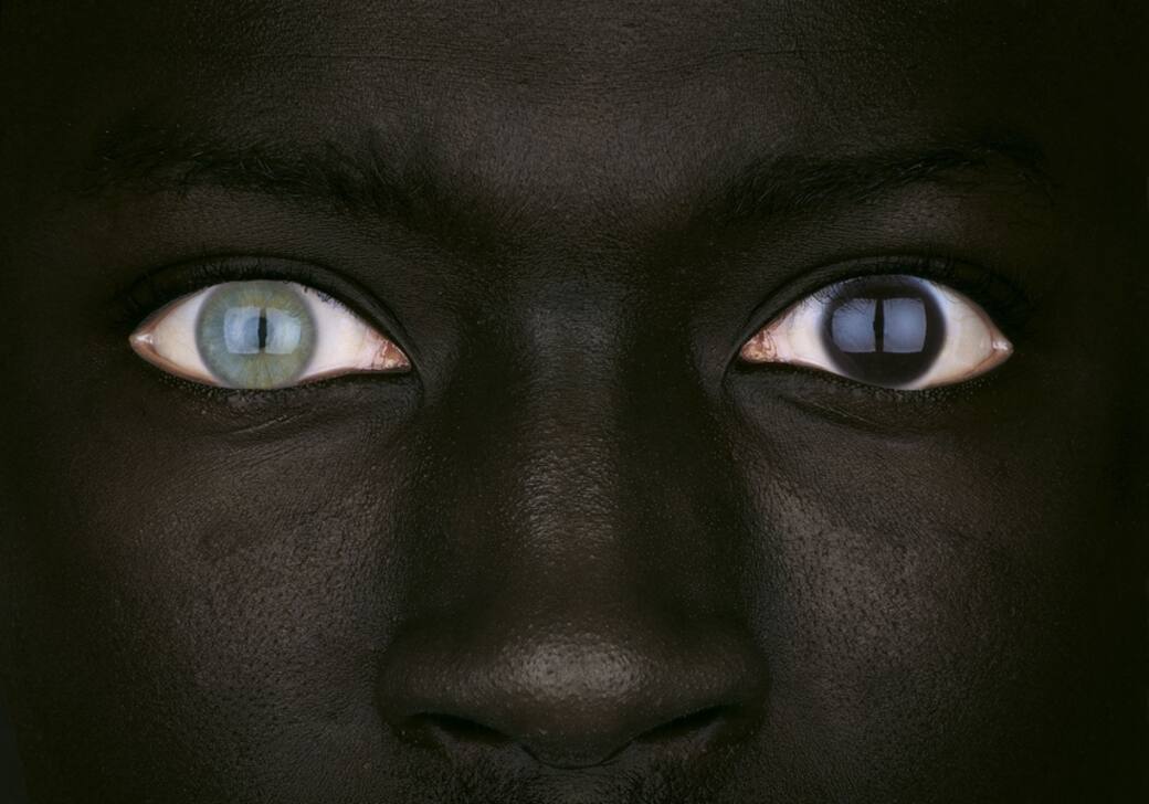Oliviero_Toscani_Untitled_1991_©olivierotoscani._Courtesy_the_Artist_Mazzoleni_London_-_Torino.jpg