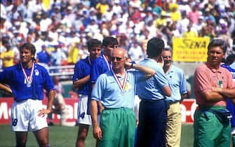 PASADENA, CA - JULY 17: Pierluigi Casiraghi, Arrigo Sacchi head coach and Carlo Ancelotti of Italy shows their dejection after the Final FIFA World Cup 1994 match between Brazil and Italy at Rose Bowl on July 17, 1994 in Pasadena, United States. (Photo by Alessandro Sabattini/Getty Images)