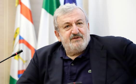 puglia michele emiliano condannato per diffamazione risarcir224 ex consigliere cipriani