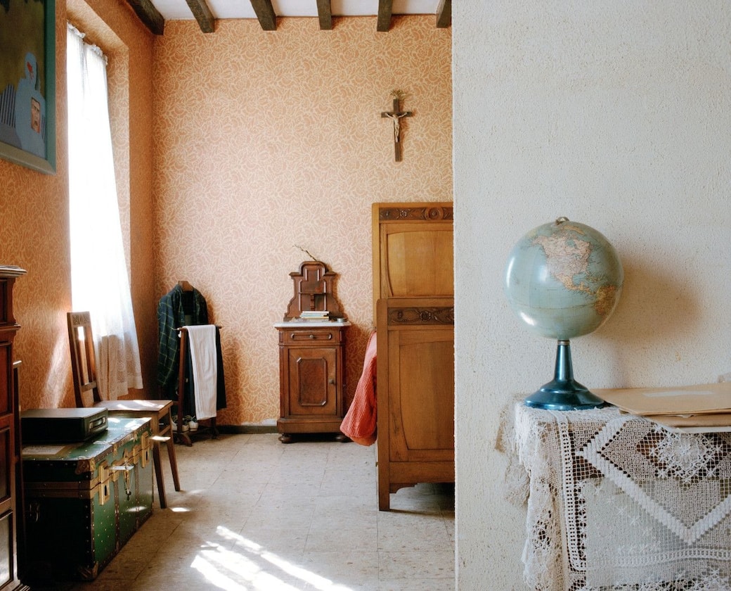 Luigi_Ghirri._Masone_Casa_Benati_1985._Copyright_©Eredi_di_Luigi_Ghirri.jpeg