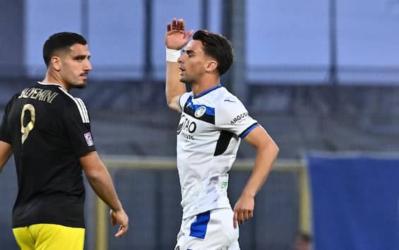 https://static.sky.it/editorialimages/1964086233a8a3c81588a4f7daca17bc69f34565/skysport/it/calcio/serie-c/video/2025/05/22/ceresoli-gol-cerignola-atalanta-under-23/Ceresoli_Atalanta_U23_1.jpg?im=Resize,width=565