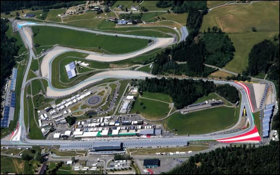 https://static.sky.it/editorialimages/1987d507079a91ec64e348ae6cf69a1e7e0eed7d/skysport/it/motori/formula-1/2025/06/26/f1-gp-austria-2025-spielberg-gomme-pirelli/gp_austria_f1_circuito.jpg?im=Resize,width=565