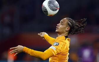 epa10917956 Xavi Simons of the Netherlands in action during the UEFA Euro 2024 group B qualifying soccer match between the Netherlands and France, in Amsterdam, the Netherlands, 13 October 2023.  EPA/KOEN VAN WEEL