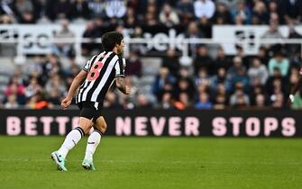 NEWCASTLE UPON TYNE, ENGLAND - OCTOBER 21: Sandro Tonali of Newcastle United during the Premier League match between Newcastle United and Crystal Palace at St. James Park on October 21, 2023 in Newcastle upon Tyne, United Kingdom.
(Photo by Sebastian Frej/MB Media/Getty Images)