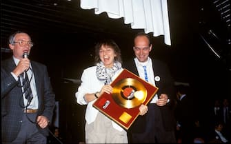 Gianna Nannini with gold record 1988   (Photo by Sobli/RDB/ullstein bild via Getty Images)