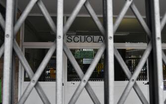 Scuola chiusa a Genova