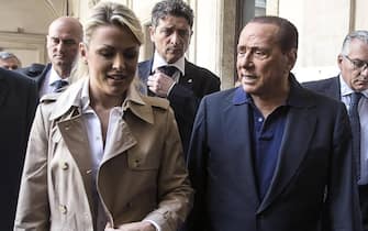 Forza Italia (FI) party leader Silvio Berlusconi and his fiancee Francesca Pascale leave the polling station during municipal elections in Rome, Italy, 05 June 2016. Local elections are underway across Italy including mayoral votes in Rome, Milan, Turin and Naples. ANSA/ ANGELO CARCONI 