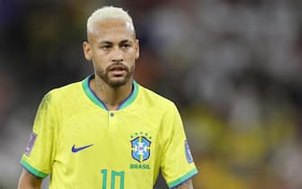 epa10357238 Neymar of Brazil reacts during the FIFA World Cup 2022 quarter final soccer match between Croatia and Brazil at Education City Stadium in Doha, Qatar, 09 December 2022.  EPA/Ronald Wittek