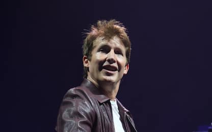 British songwriter James Blunt performing on stage at the Unipol Arena during the twentieth anniversary of the album â  Back To Bedlamâ  . Casalecchio di Reno, Bologna, Italy, February 22, 2025. Photo: Michele NucciBritish songwriter James Blunt performing on stage at the Unipol Arena during the twentieth anniversary of the album â  Back To Bedlamâ  . Casalecchio di Reno, Bologna, Italy, February 22, 2025. Photo: Michele Nucci