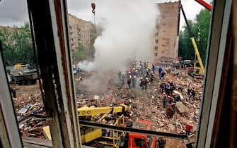 Ministry Of Emergency Situations Employees Search For Survivors At The Site Of The Blast That Tore Apart A Moscow Apartment Building Monday, Sept. 13, 1999. A Suspected Bomb Demolished A Large Apartment Building, Leaving 70 People Dead And Scores Of Others Missing In The Second Major Explosion In The Russian Capital In Four Days.  (Photo By Ivan Nikitin/Getty Images)