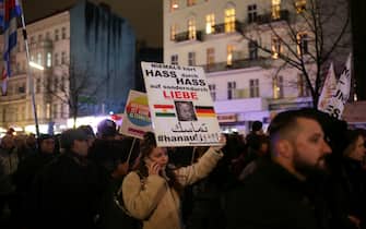 A demonstration march in memory of the victims of the right-wing extremist attack in Hanau from Hermannplatz to Neukolln town hall. Berlin, February 20, 2020 | usage worldwide