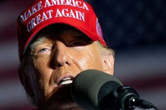 “È ora di rendere di nuovo il nostro Paese credibile e glorioso, io dovrò probabilmente farlo di nuovo”. Lo ha detto Donald Trump, alludendo alla sua candidatura alle presidenziali del 2024