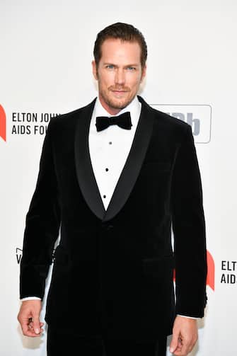 WEST HOLLYWOOD, CALIFORNIA - FEBRUARY 09: Jason Lewis attends the 28th Annual Elton John AIDS Foundation Academy Awards Viewing Party Sponsored By IMDb And Neuro Drinks on February 09, 2020 in West Hollywood, California. (Photo by Rodin Eckenroth/WireImage)