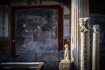 Affreschi all'interno della casa dei Vettii nel Parco Archeologico di Pompei. Napoli 10  Gennaio 2023. ANSA/CESARE ABBATE
