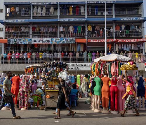 MAGNUS WENNMANN Il lato oscuro della fast fashion