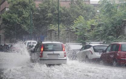 Meteo, "trottola ciclonica" sull'Italia con temporali e grandine