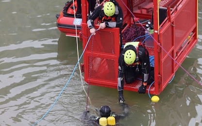 Liguria, fa il bagno nel lago e viene inghiottito dalle sabbie mobili