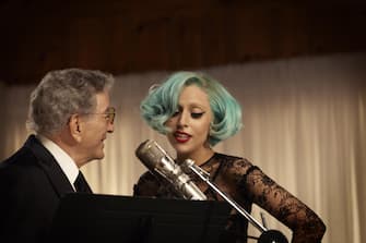Tony Bennett con Lady Gaga nel 2010 ai tempi della registrazione del loro duetto contenuto nel disco ''Duets II''. ANSA/ US SONY