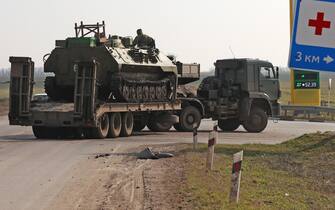 ROSTOV-ON-DON REGION, RUSSIA - FEBRUARY 22, 2022: Military hardware moves on a road. On February 21, Russia recognized the Donetsk and Lugansk People's Republics, the friendship, cooperation and mutual assistance treaties signed with their leaders. Stringer/TASS/Sipa USA