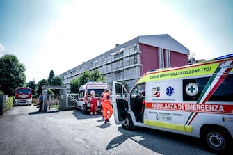 Esplosione in alloggio con lavori, crolla parte ponteggio a Settimo Torinese. Torino