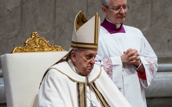 Il Papa prima della Via Crucis: come reagire alla follia della guerra?