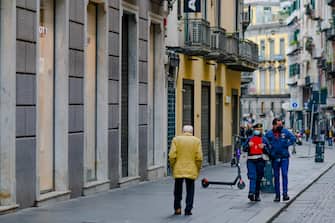 Campania zona rossa, primo giorno di lockdown: a Napoli pochi in strada e regole rispettate