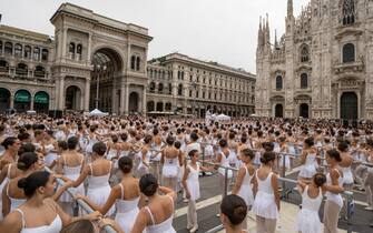 roberto bolle ondance milano duomo ballo in bianco roberto bolle ondance milano duomo ballo in bianco
